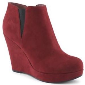 Sophie17 Daisy Wedge Bootie